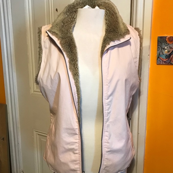 GAP Jackets & Blazers - Gap reversible pink & faux fur Size L vest